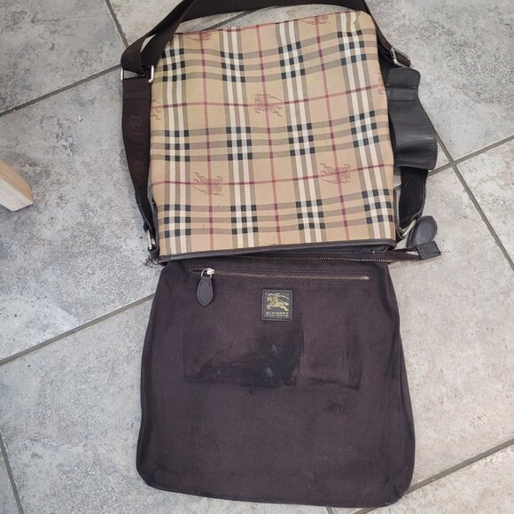 RARE*BURBERRY* NOVA CHECK*UNISEX*LARGE CROSSBODY WITH ADJUSTABLE STRAP - Picture 13 of 16